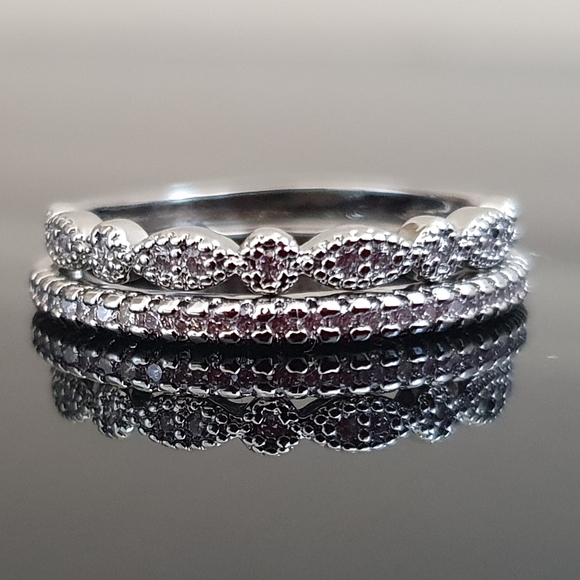 Chic Designer Silver Jewelry Set - Picture 2 of 9